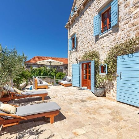 Villa Vicina Milna  Esterno foto