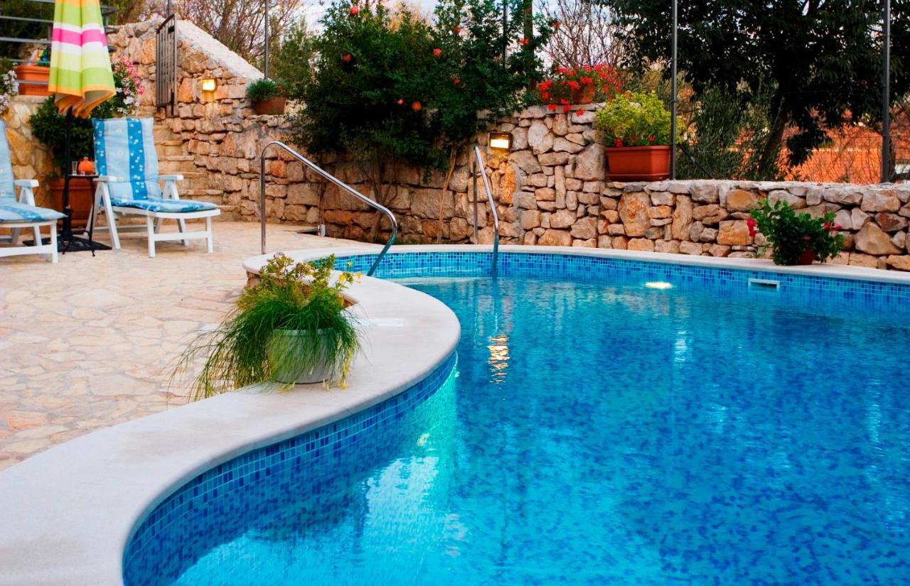 Villa Vicina Milna  Esterno foto