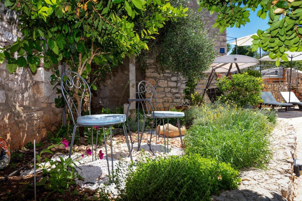 Villa Vicina Milna  Esterno foto