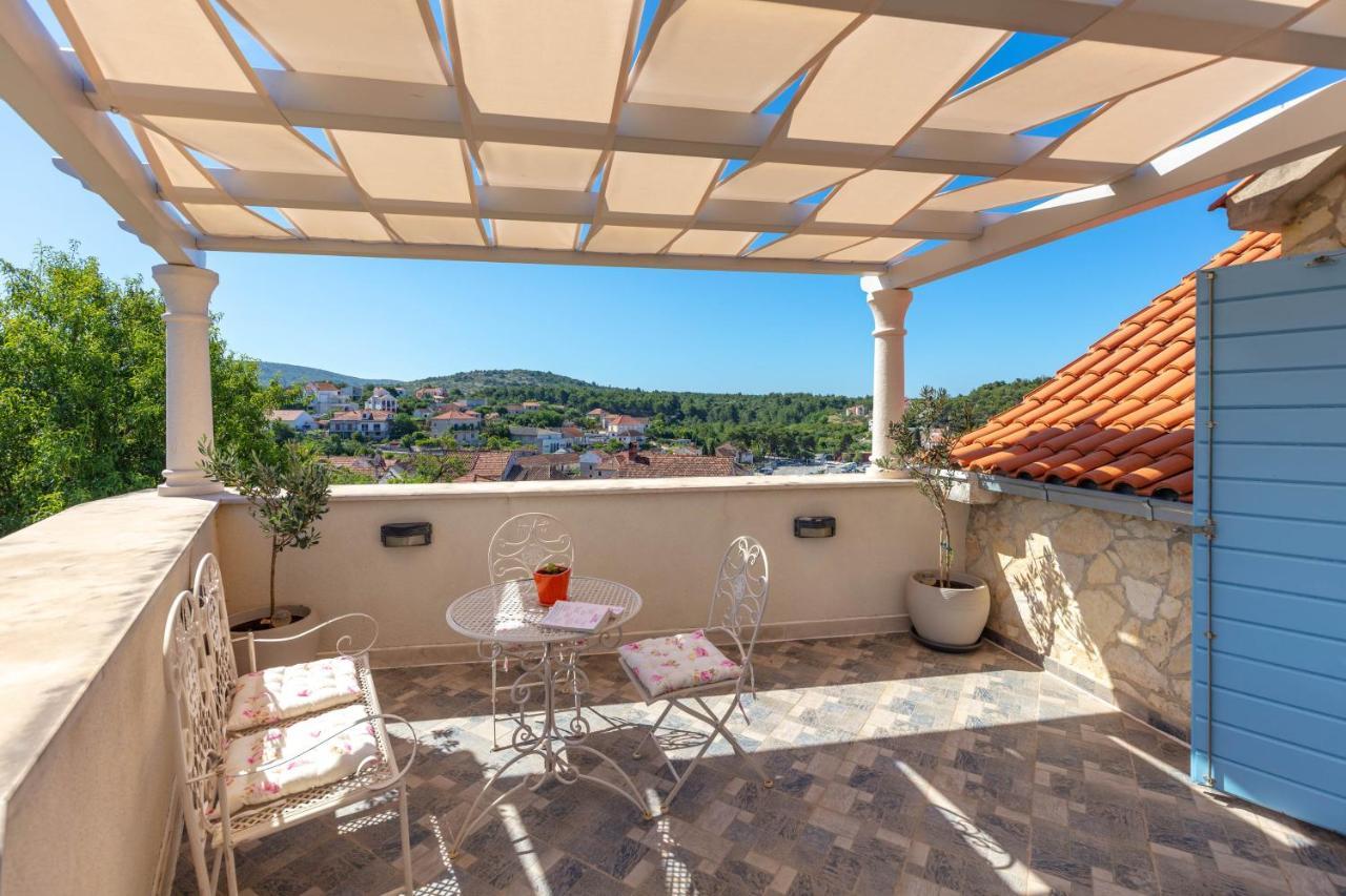 Villa Vicina Milna  Esterno foto