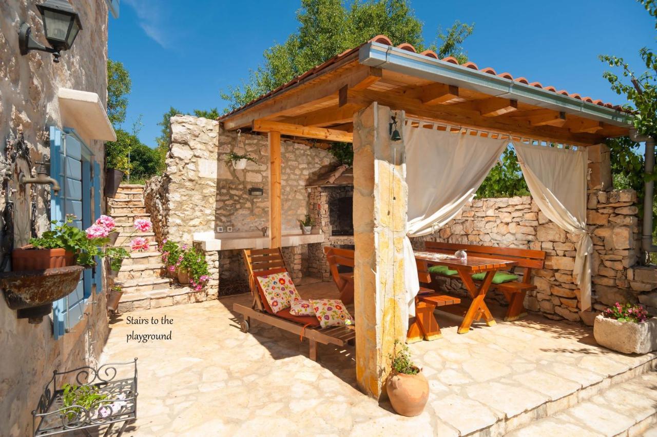 Villa Vicina Milna  Esterno foto